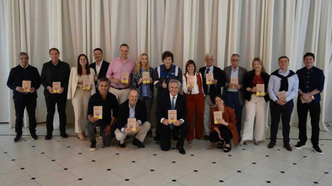 Milei cerró el año en Olivos con un asado y selló la agenda 2026 junto a su Gabinete