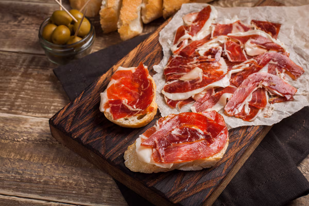 Prohíben ingreso de lomo ibérico en valijas provenientes de España
