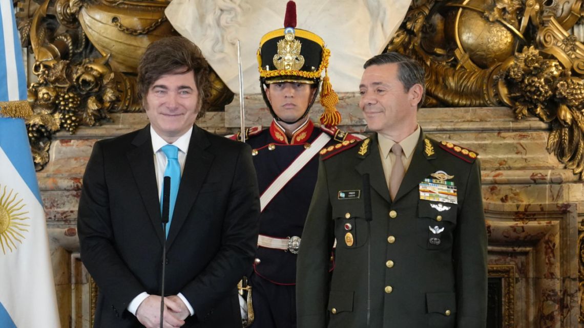Javier Milei juró a Carlos Presti como ministro de Defensa