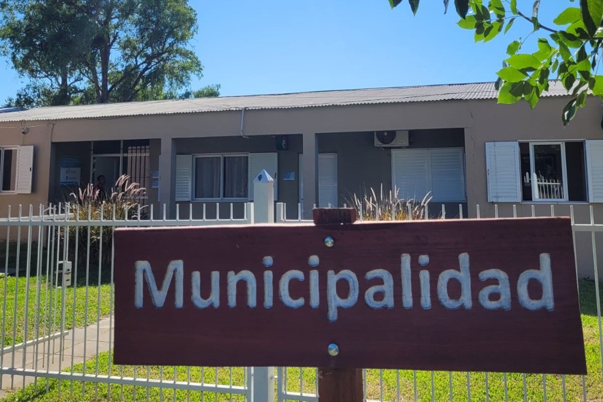 Bono y aumentos de sueldos para los municipales de una localidad del departamento Concordia