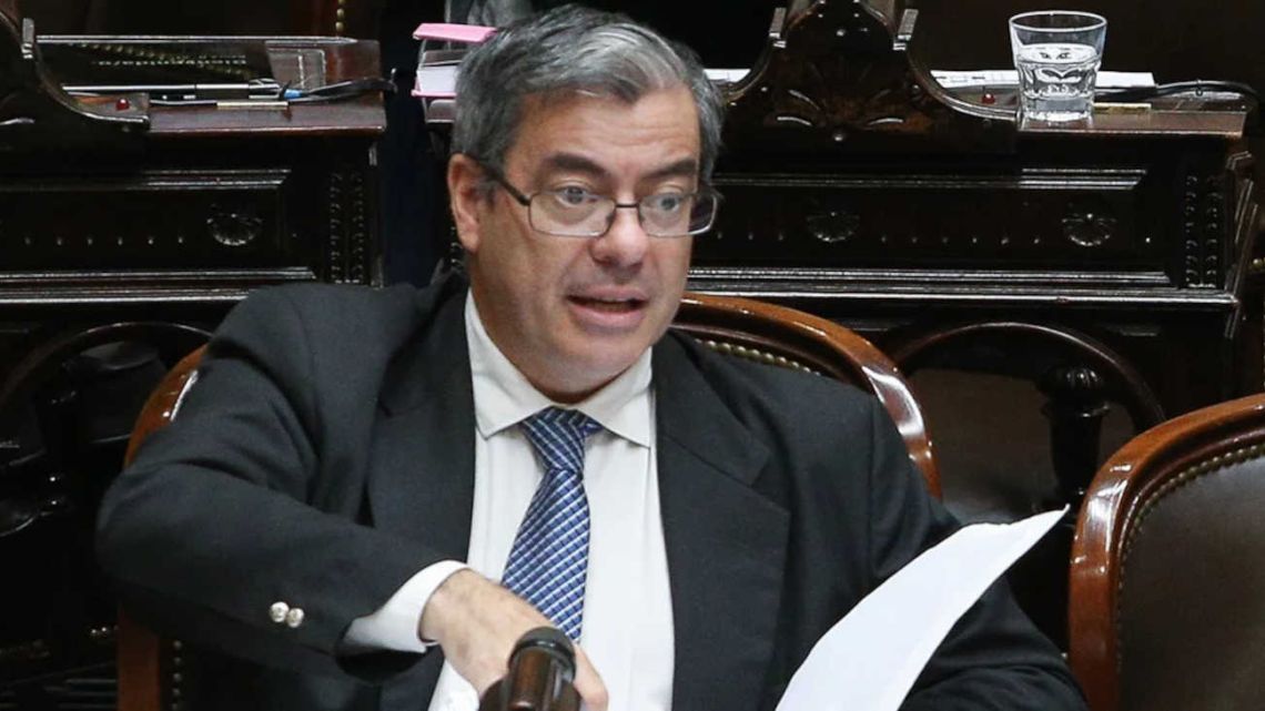 Germán Martínez denunció manipulación de la señal oficial y cuestionó la jornada en Diputados