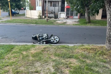 Murió motociclista de 38 años en Paraná al chocar contra poste de semáforo en Av. Ramírez y Maciá
