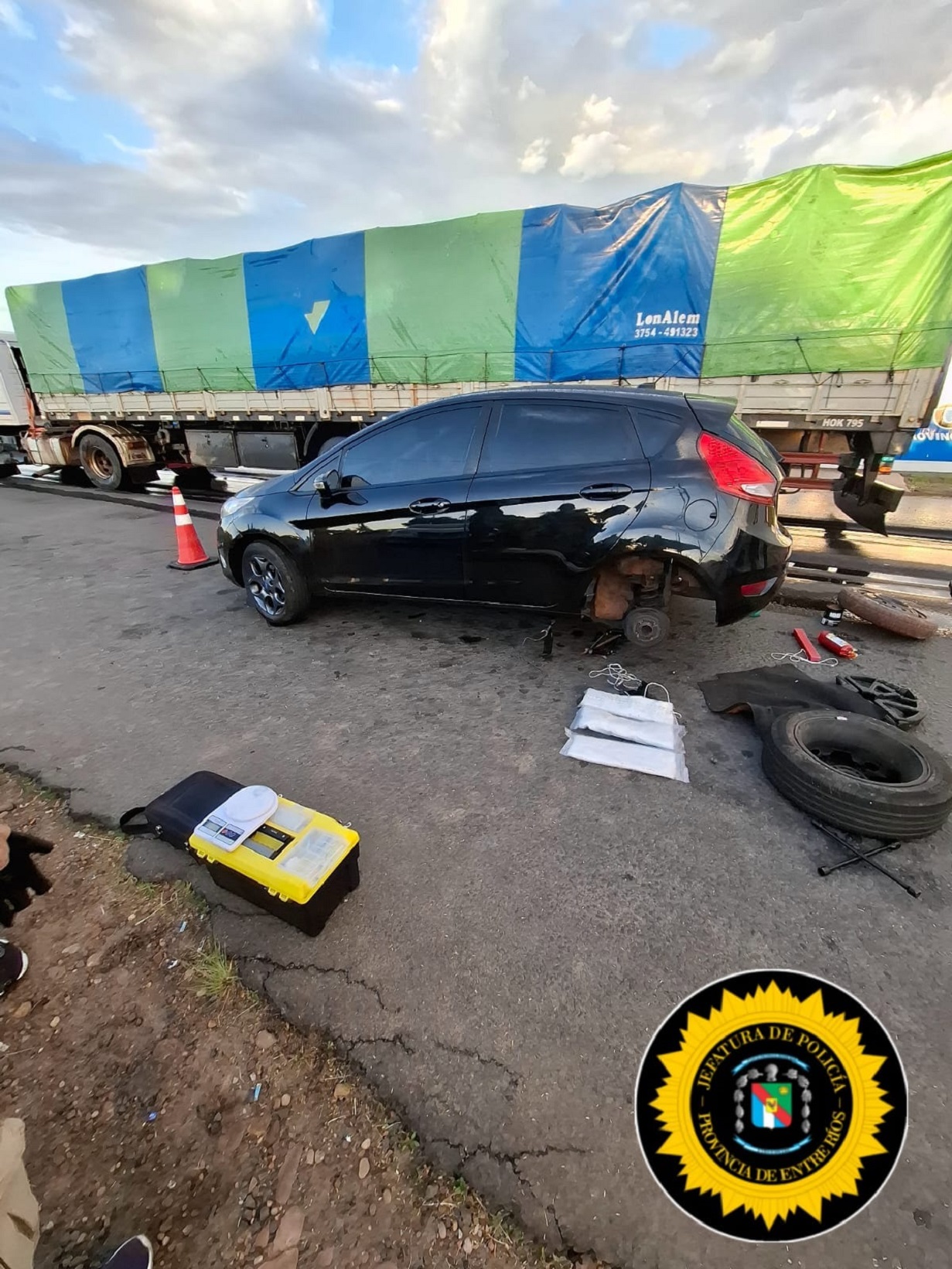 Incautan más de 14 kilos de cocaína en un auto durante control en la RN14
