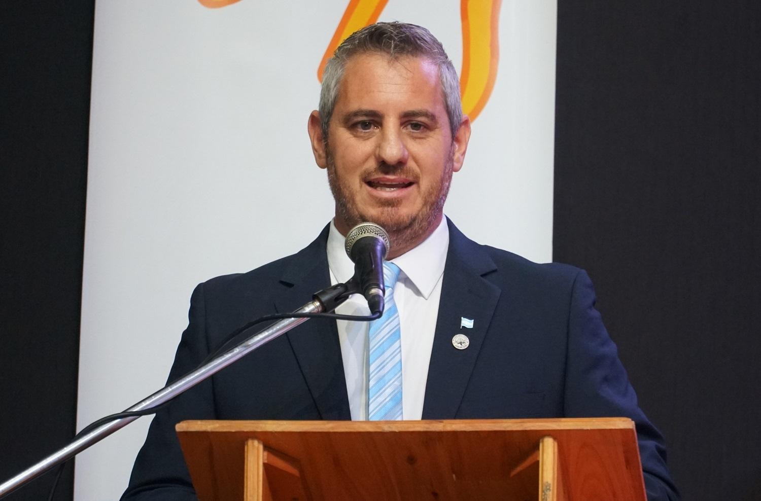 Mejoras leves en la esposa del intendente Walser tras el accidente en Brasil