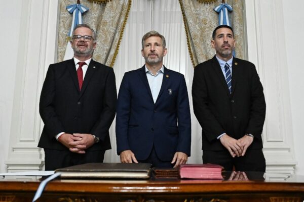 Cambio de funcionarios: asumieron Jacob y Cuenca en áreas clave del Ejecutivo