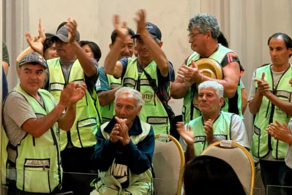 Paraná aprobó el estacionamiento medido: incorporan a los tarjeteros y el sistema queda en manos del Ejecutivo