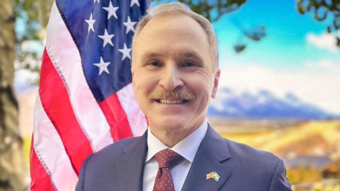 Embajador de EEUU en Argentina minimizó la trascendencia de la visita de Chiqui Tapia a Mar-a-Lago