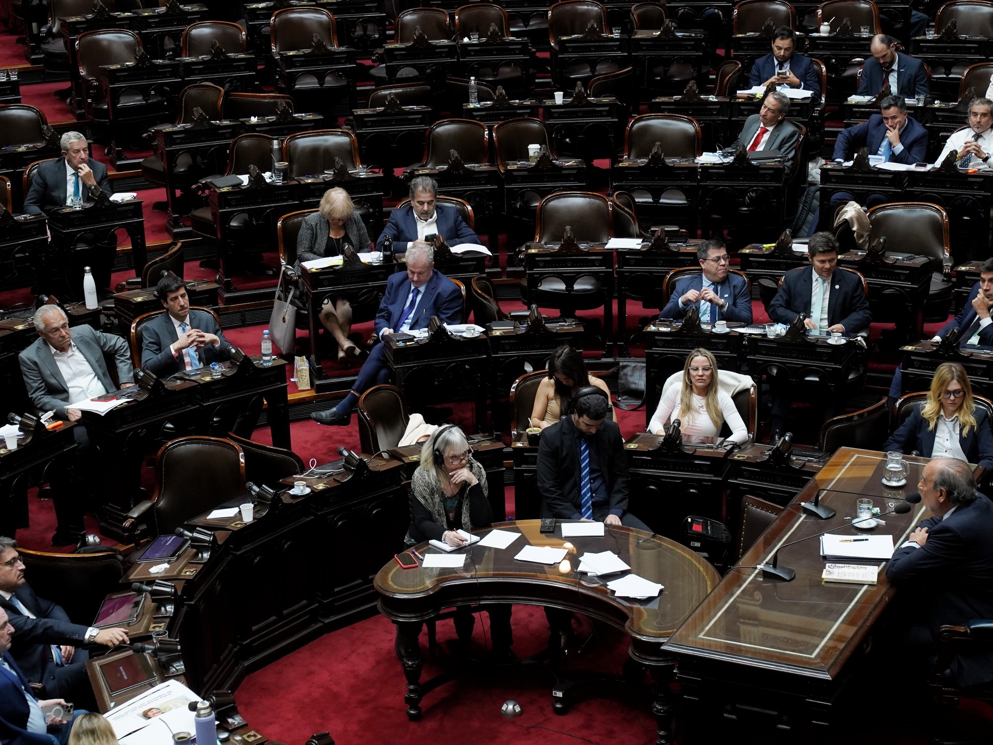 DNU de la SIDE: sin guiños de la Justicia, la oposición busca los votos para rechazarlo en Diputados