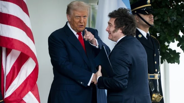 El doble impacto local de la
política expansionista de Trump