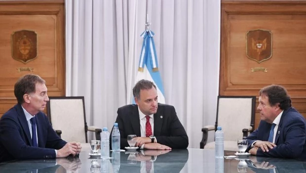 Ya son siete los gobernadores
que apoyan la reforma laboral