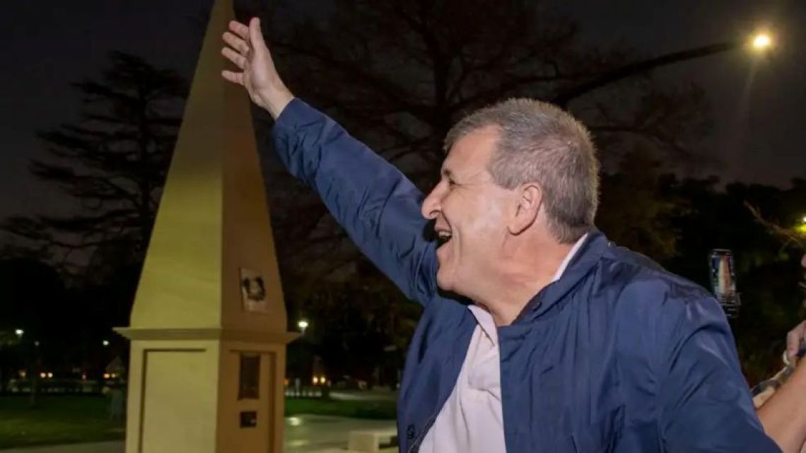 Intendente kirchnerista cordobés: “Este payaso que está de presidente no envía un solo peso a Córdoba”