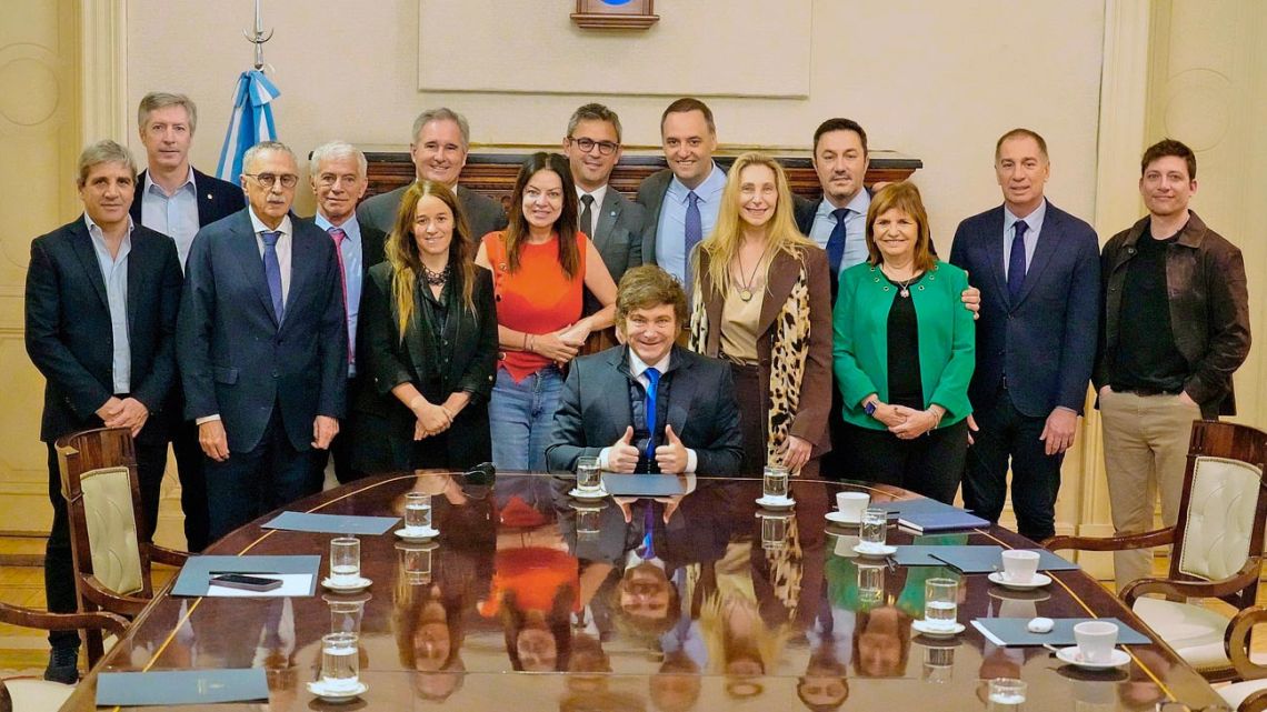 La mesa política del Gobierno define la estrategia legislativa para impulsar la reforma laboral