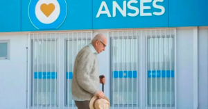 Cuánto subirán jubilaciones y pensiones en marzo tras el IPC de enero (2,9%): cómo queda la mínima