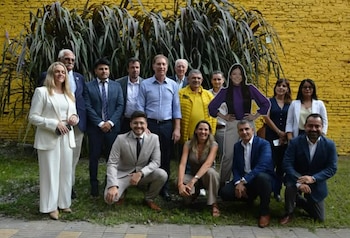 “¿Qué hace de vacaciones?”: en Salta, LLA reemplazó a una senadora por una gigantografía y despertó una curiosa reacción de Diego Santilli