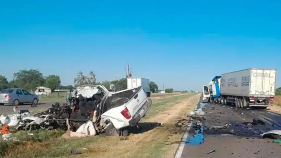 Nueva tragedia en ruta 18: tres muertos tras choque con camión brasileño y reclamo por seguridad vial
