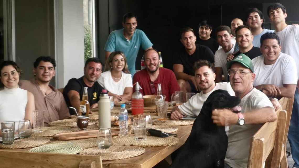 De Loredo lanza ofensiva digital: da espaldarazo a su militancia y apunta a 2027