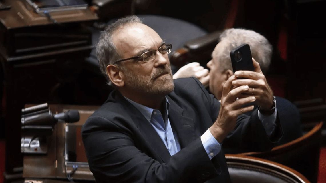 Fernando Iglesias se muda a Bélgica: asumirá dos cargos diplomáticos y residirá en la avenida más lujosa de Bruselas