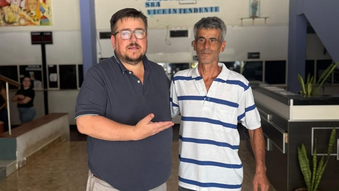 Corrientes: intendente de Paso de los Libres sortea su sueldo entre trabajadores municipales y desata críticas