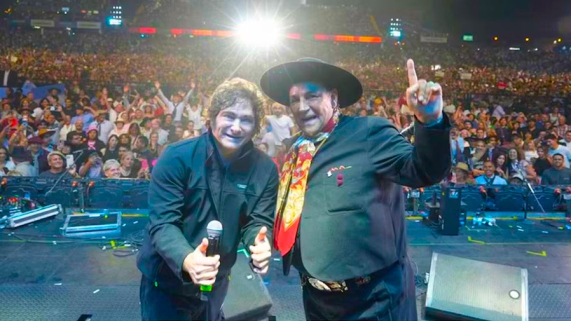 Milei confirma conexión con Córdoba tras ‘baño de masas’ y fortalece a Bornoroni rumbo a 2027