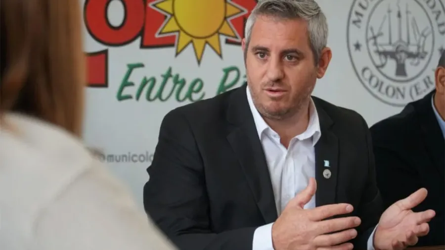 Presentaron denuncia en la Oficina Anticorrupción contra el intendente de Colón, José Luis Walser, por su viaje a Brasil