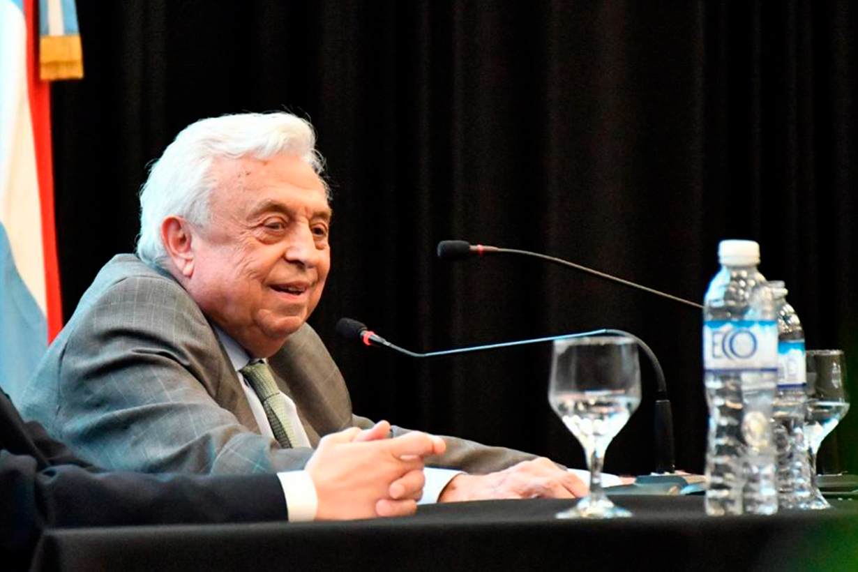 Carlomagno denuncia doble estándar: “Solo se promueven juicios políticos para integrantes del Poder Judicial”