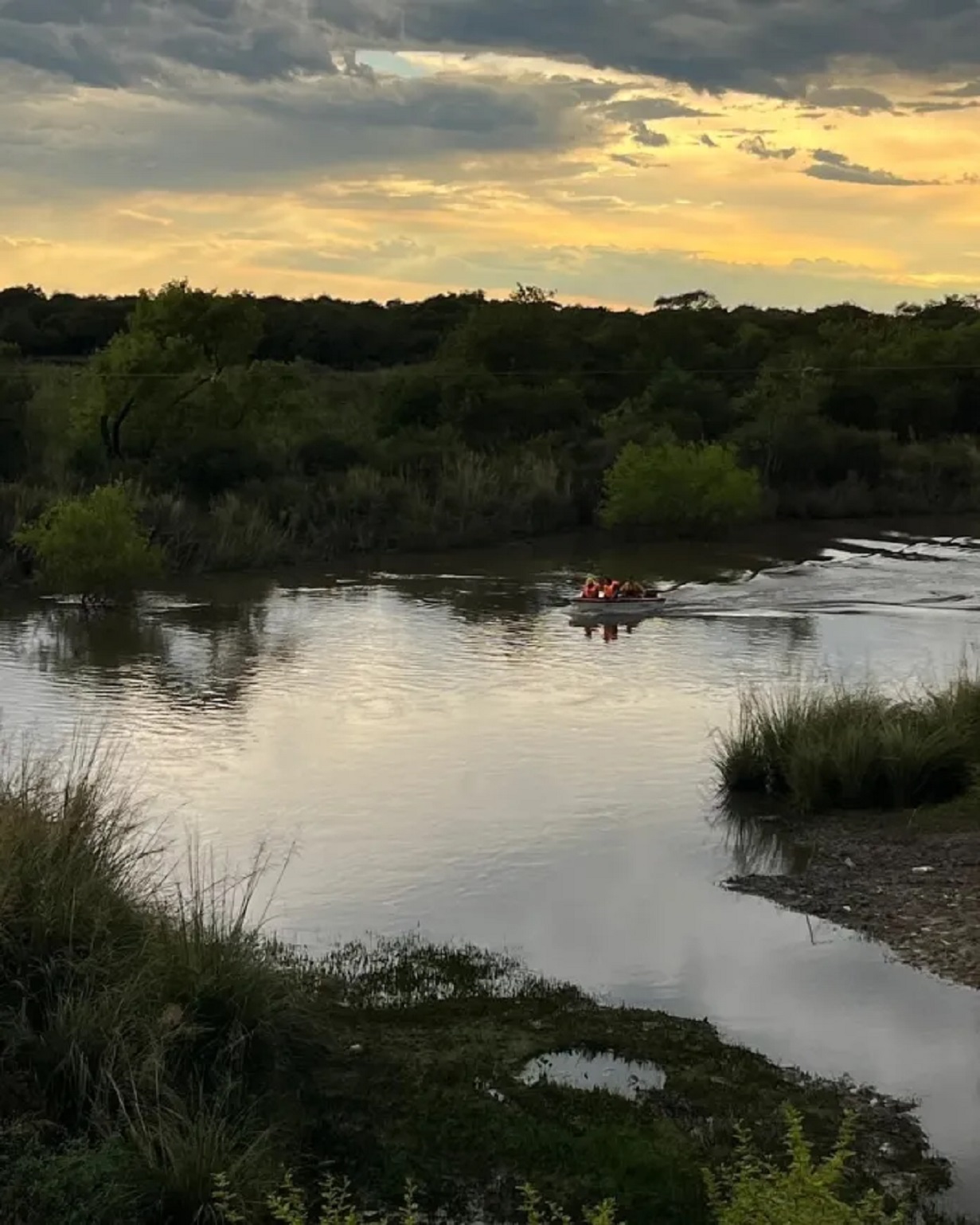 Cuerpo de hombre hallado tras caer al río mientras pescaba