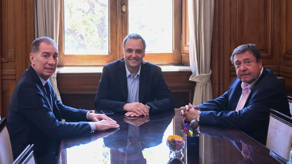 Manuel Adorni y Diego Santilli se reunirán con el gobernador de Río Negro, Alberto Weretilneck