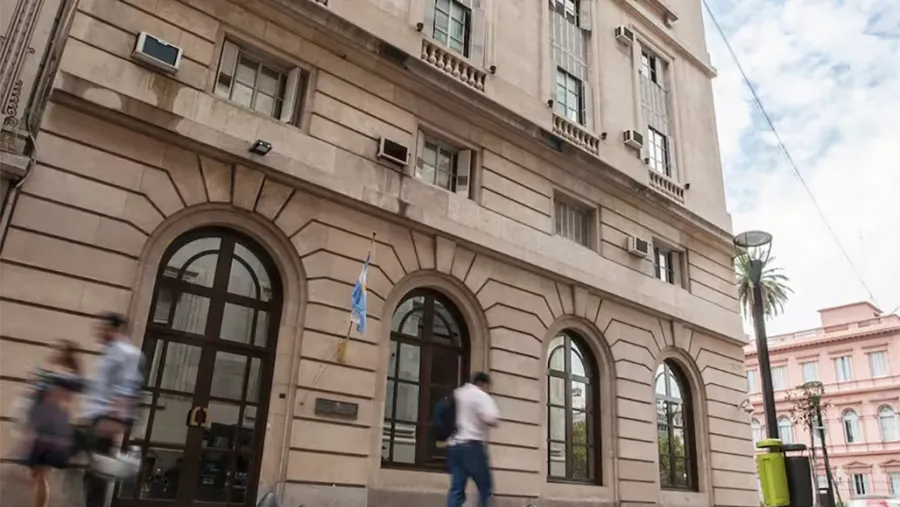 Habeas corpus rechazado: juez federal de Paraná habilitó la feria por cautelar contra el DNU sobre la SIDE