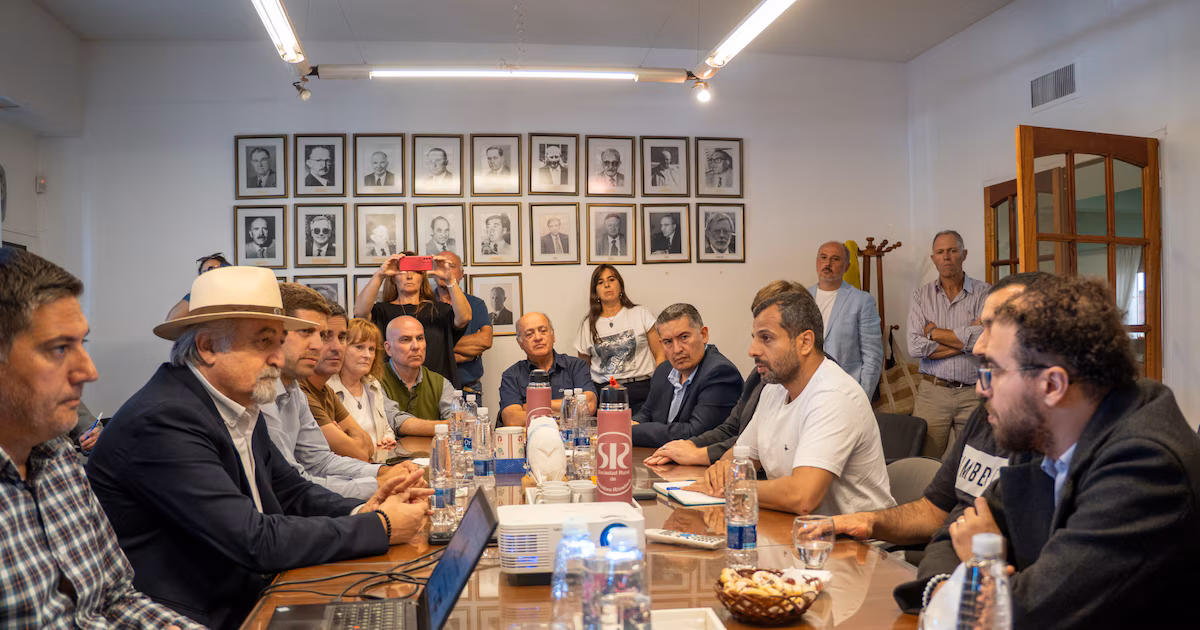 Agro patagónico: empresas kuwaitíes analizan exportar ovinos desde Chubut; SRA destacó trigo y avena en Santa Cruz