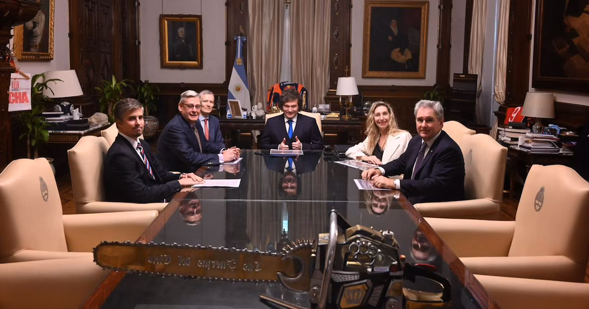 Milei recibió al CEO de Vicuña tras anuncio de inversión de USD 18.000 millones para explotar cobre, oro y plata