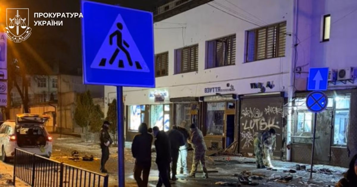 Al menos un muerto y 15 heridos tras ataque terrorista en el oeste de Ucrania; tensiones internacionales aumentan