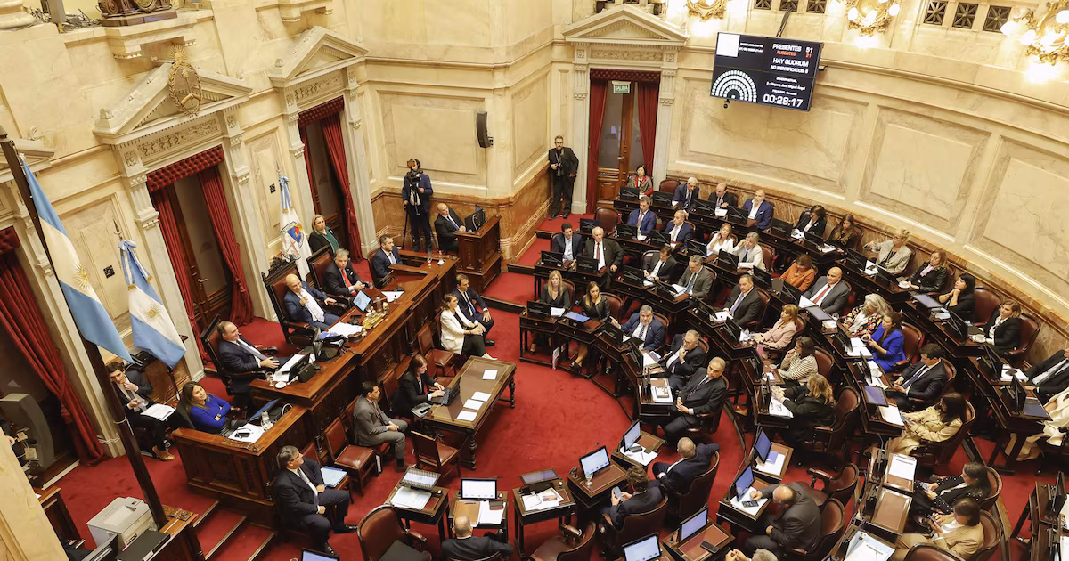 Licencias médicas: qué implicaba el inciso eliminado de la reforma laboral que tensionó al oficialismo y aliados