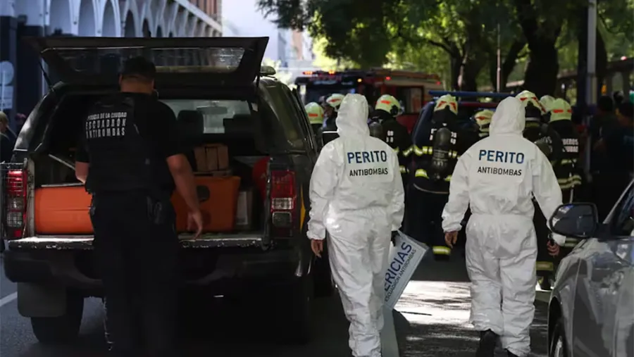 Estalló paquete explosivo en Escuela Superior de Gendarmería en Monserrat: cuatro heridos y 320 evacuados