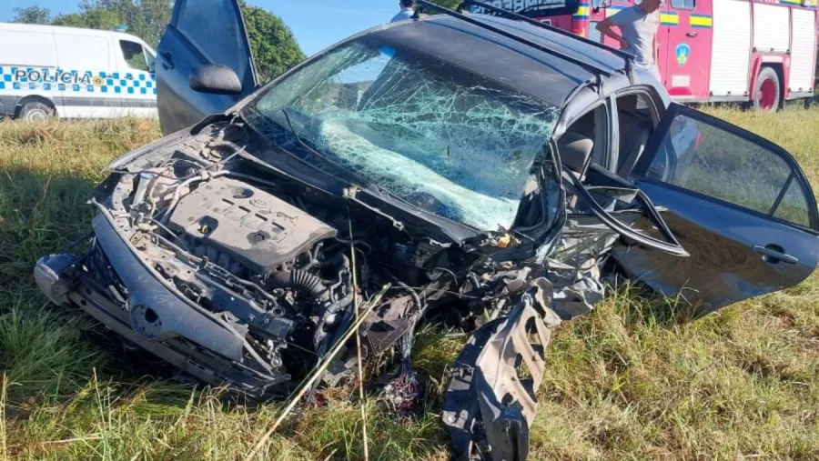 Fatal accidente en Ruta 12: murió el conductor tras chocar con camión recolector en km 476 (Colonia Crespo)