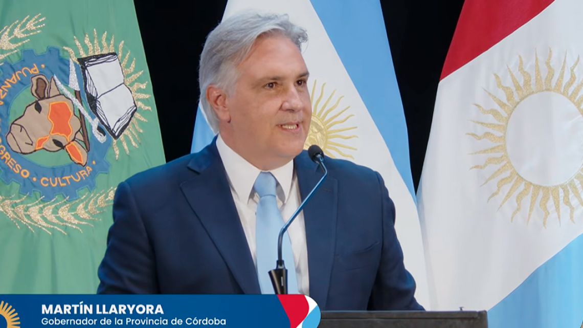 Legislador cordobés: Llaryora, estadista; sus funcionarios, cuestionados por no estar a la altura