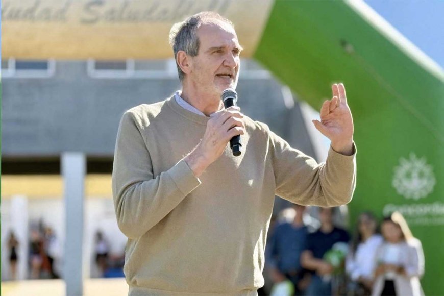 Polémica firma del titular de Deportes para tramitar subsidios