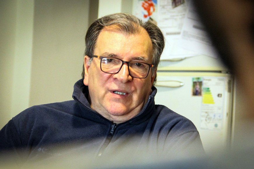 El primero en informar la muerte de Yabrán ahora asumió en la radio municipal