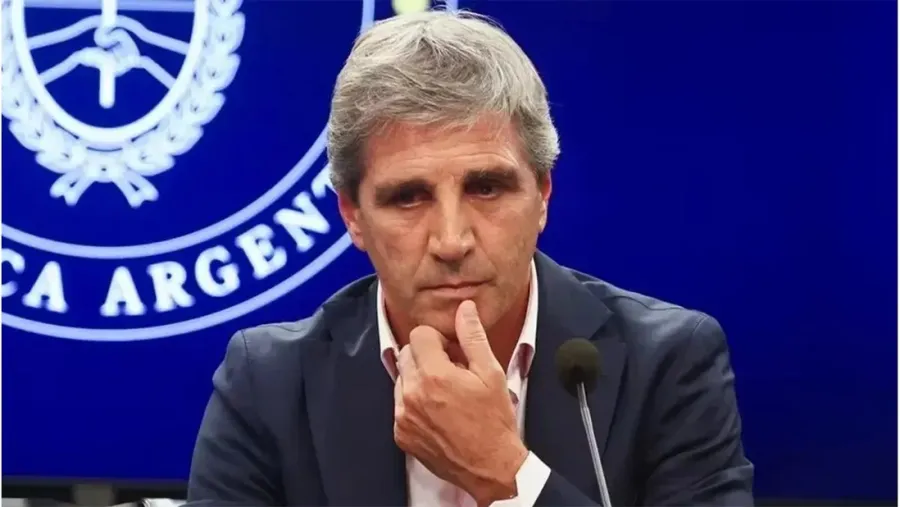 Diputados peronistas denunciaron penalmente a Luis Caputo por el funcionamiento del Indec; polémica por el IPC