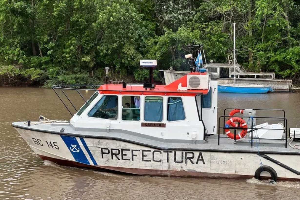 Alarma en el litoral: hallan bote volcado y activan búsqueda de un pescador artesanal en el río Uruguay