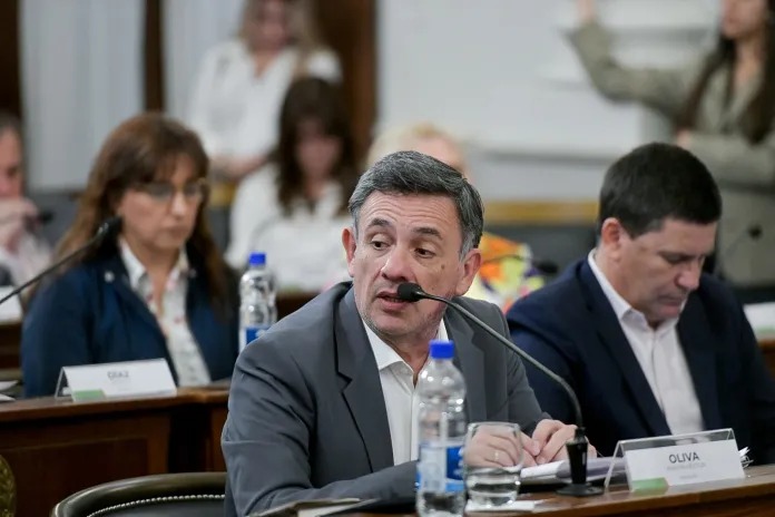 Oliva dejó la presidencia del bloque del PJ en el Senado y el reemplazo se definirá en sesión preparatoria