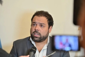 No habrá recorte de horas extras para empleados de la provincia