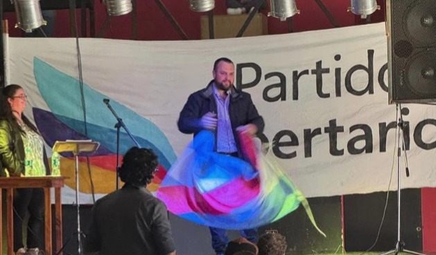 Libertario renunció al partido que él mismo fundó