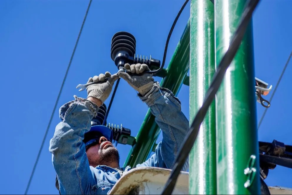 Energía: Entre Ríos combina licitación y contratación directa para obras eléctricas por $744 millones