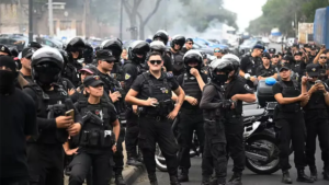 Santa Fe: Pullaro anunció aumentos y la policía levantó la protesta tras garantizar un sueldo mínimo de 