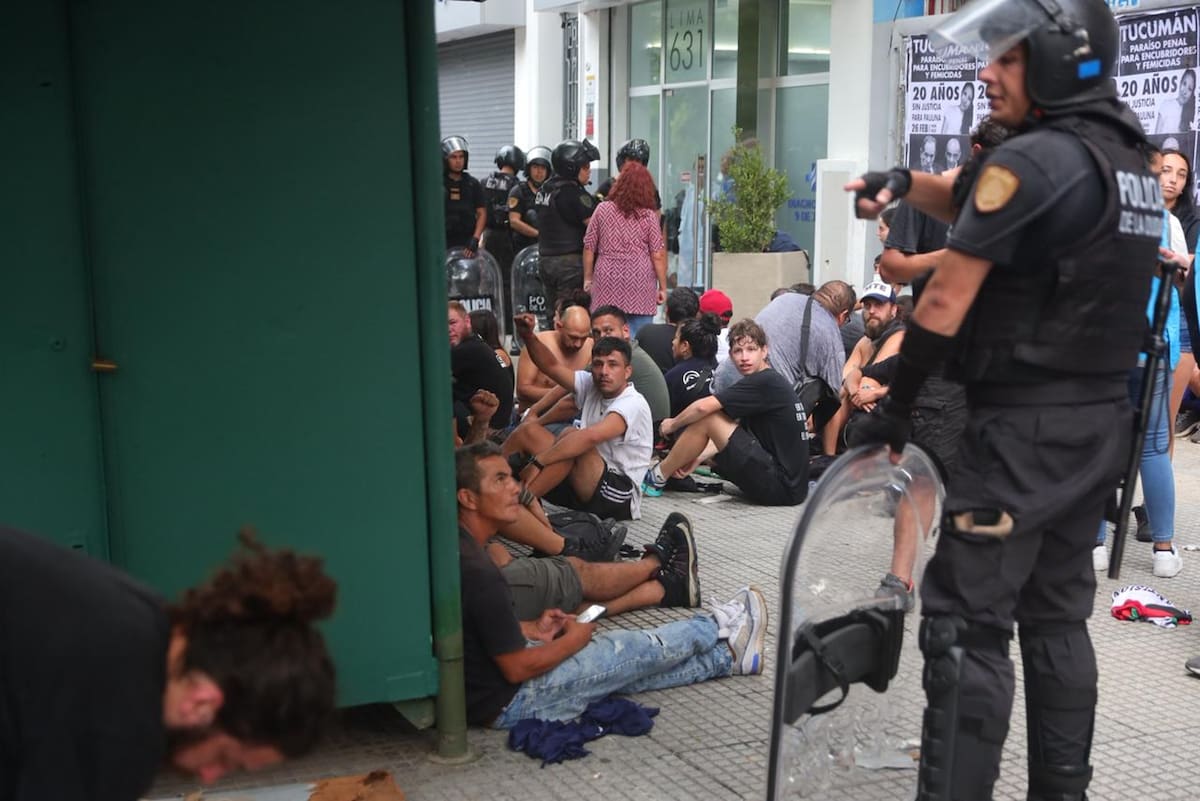 Marcha contra la reforma laboral. Liberaron a 54 de los 71 detenidos tras los disturbios en el Congreso