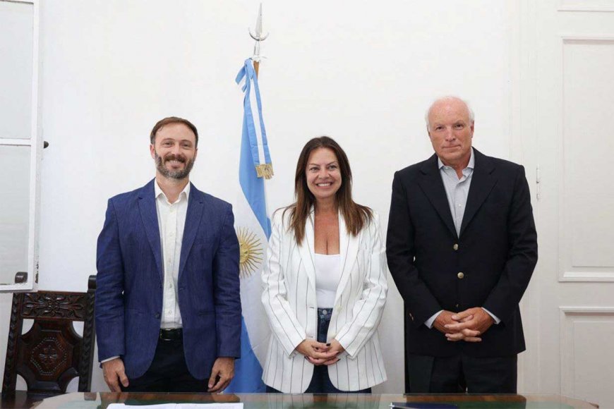 Programa Centros de Familia: Pettovello y Azcué firman acuerdo para beneficiar a 3500 destinatarios en Concordia