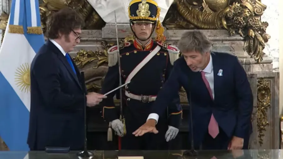 Javier Milei tomó juramento a Juan Bautista Mahiques en el Salón Blanco de Casa Rosada
