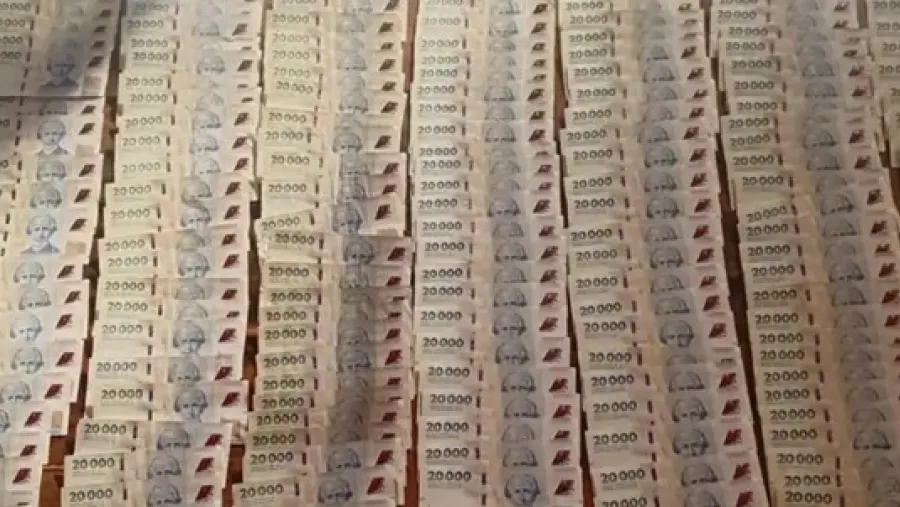 Escándalo por hurto millonario en concesionaria: allanaron viviendas de empleados y secuestraron dólares y millones