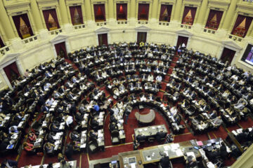 El oficialismo quiere aprobar el presupuesto en octubre (referencia al entrerriano Frigerio)