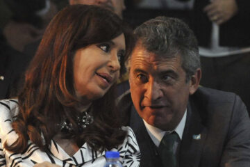 Tras reunirse con CFK, Urribarri presentó el Partido de la Victoria